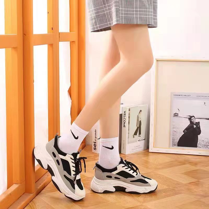 男夏季搭配鲨鱼裤的运动中筒袜 唯奚袅长筒袜