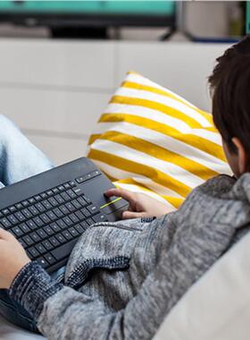 Logitech K400 PLUS Wireless Touch Keyboard With Touchpad 2.