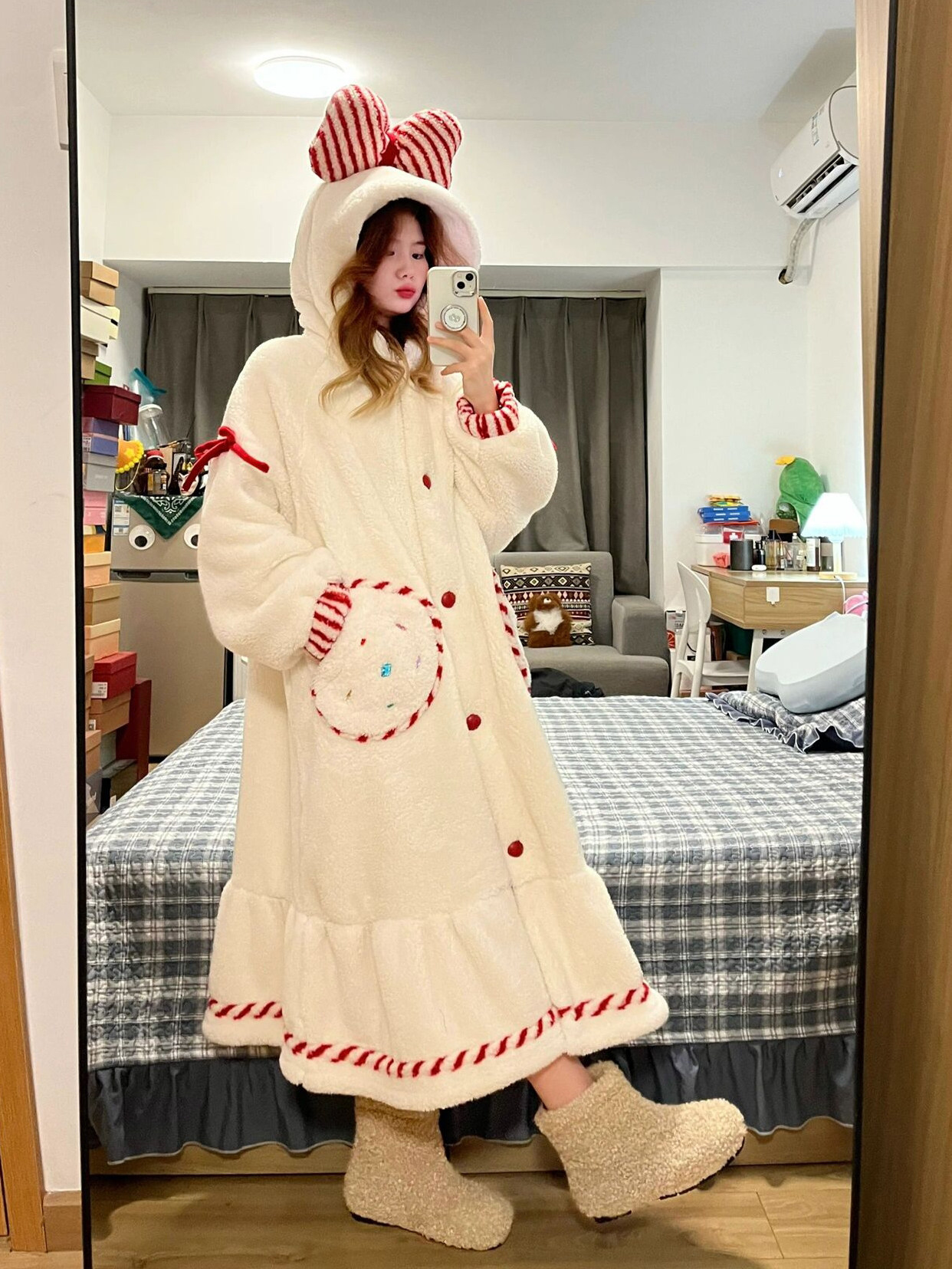 甜美加厚可爱蝴蝶结连帽珊瑚绒睡裙女冬款2025新款大码家居服睡袍,淘宝优惠券,粉丝福利购,淘宝优惠卷