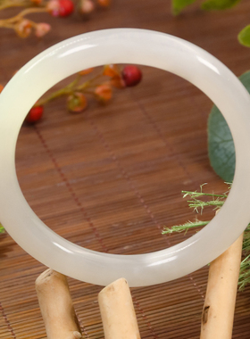 洛丽亚白色款天然玛瑙 气质美人条细款手镯