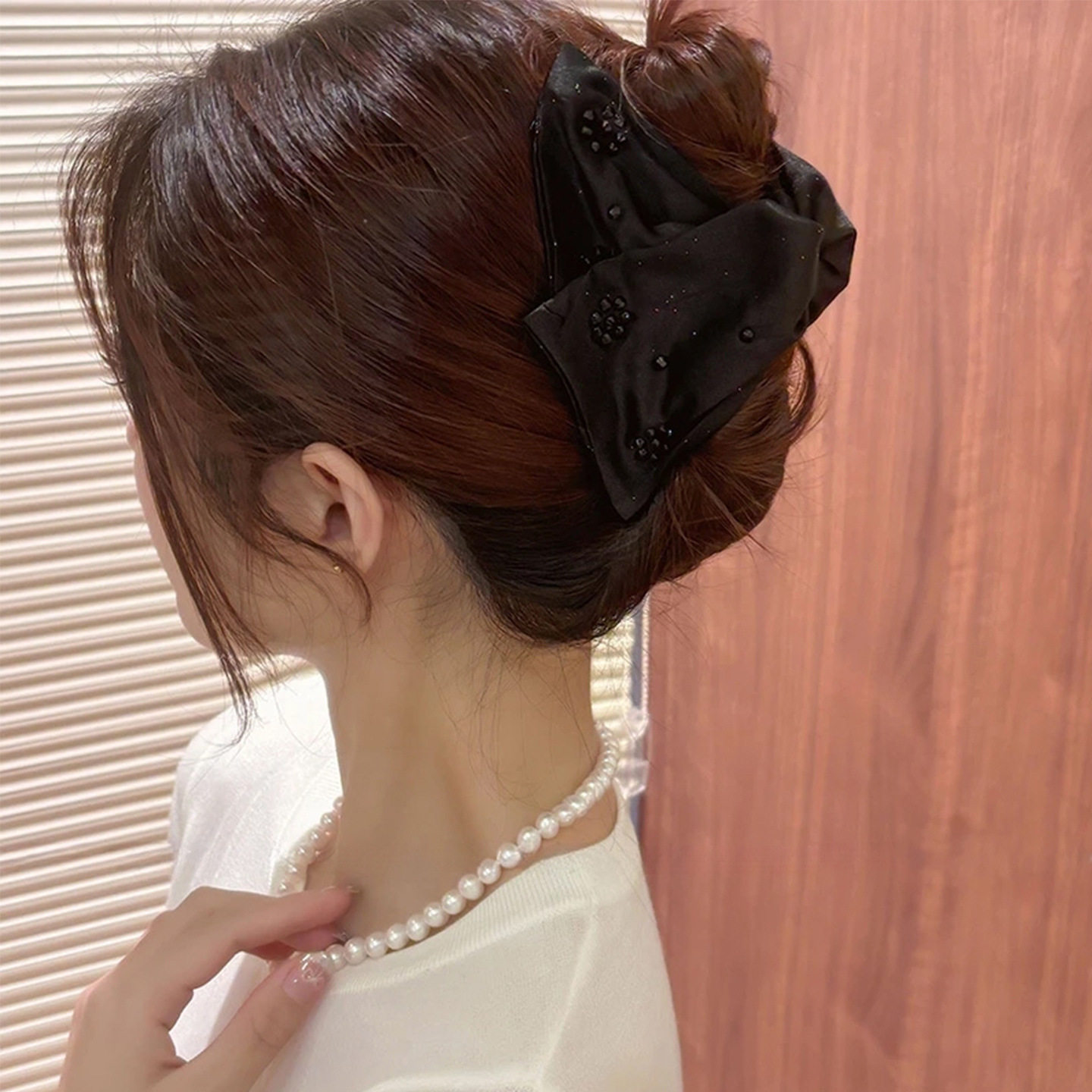 路易斯三角抓夹女感2025新款赫本风鲨鱼夹后脑勺盘发发夹头饰,淘宝优惠券,粉丝福利购,淘宝优惠卷