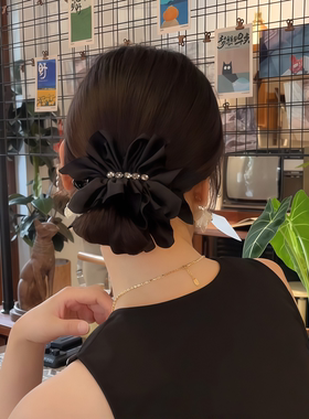 黑色缎面轻奢蝴蝶结抓夹女香蕉夹