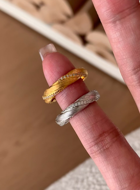 布契风重工拉丝旋转麻花戒指纯银厚镀18k金镶莫桑钻复古叠戴指环