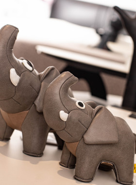 玩宠狮子落地座椅摆件礼物