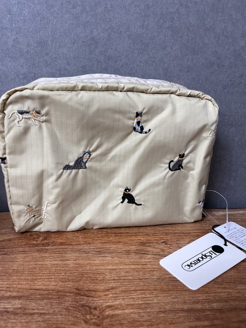 Dahua embroidered cat cosmetics toiletries storage bag student clutch cartoon new cute AB face large size