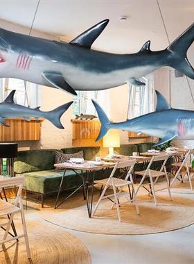 大型玻璃钢雕塑鲨鱼吊挂餐厅墙面装饰品仿真海洋动物发光灯摆件