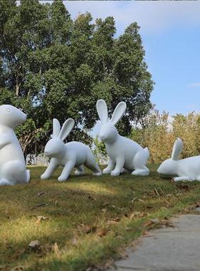 大型玻璃钢几何兔子雕塑动物灯笼兔摆件公园草坪商场售楼部装饰品