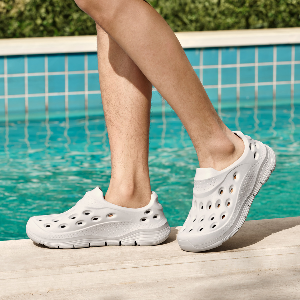 Skechers斯凯奇男子户外运动沙滩鞋透气耐磨休闲凉鞋洞洞鞋243240,淘宝优惠券,粉丝福利购,淘宝优惠卷