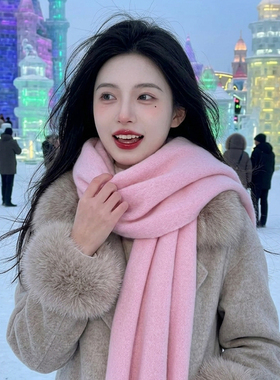 雪地拍照围巾粉色外搭两用高级感