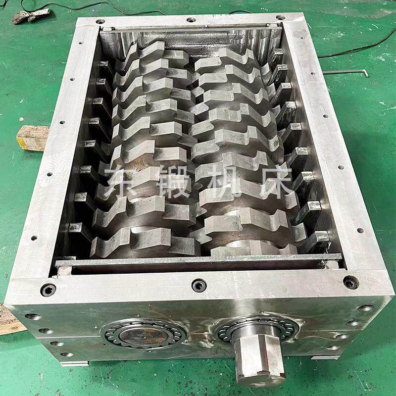 Shredder chassis metal plastic universal garbage wood single and double shaft crusher small large crusher now machine