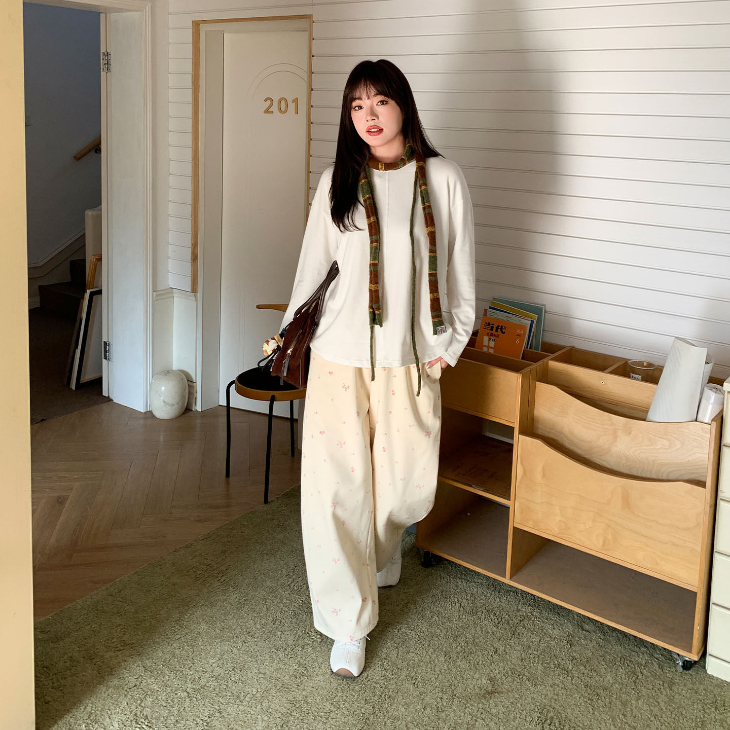 YUZI鱼子休闲碎花阔腿裤女慵懒风宽松百搭高腰长裤米白色大码女装,淘宝优惠券,粉丝福利购,淘宝优惠卷