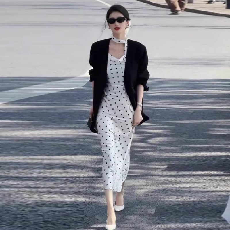 2025夏季新款高级感西装外套女轻熟风西服波点吊带连衣裙两件套装,淘宝优惠券,粉丝福利购,淘宝优惠卷