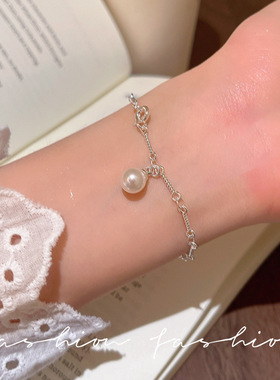 法式不规则珍珠手链女2025新款爆款时尚通勤手环手串轻奢气质手饰