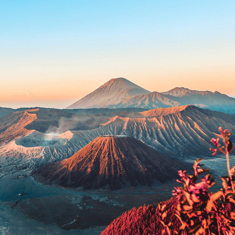 印尼泗水火山+巴厘岛6天5晚布罗莫火山宜珍火山佩尼达尼享旅游-图0