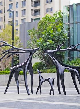 室外抽象梅花鹿雕塑玻璃钢园林草坪景观商城大型造景动物模型摆件