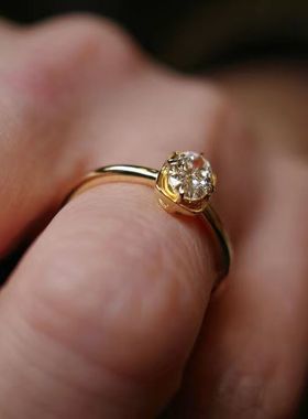 925镀银复古方框椭圆形锆石戒指