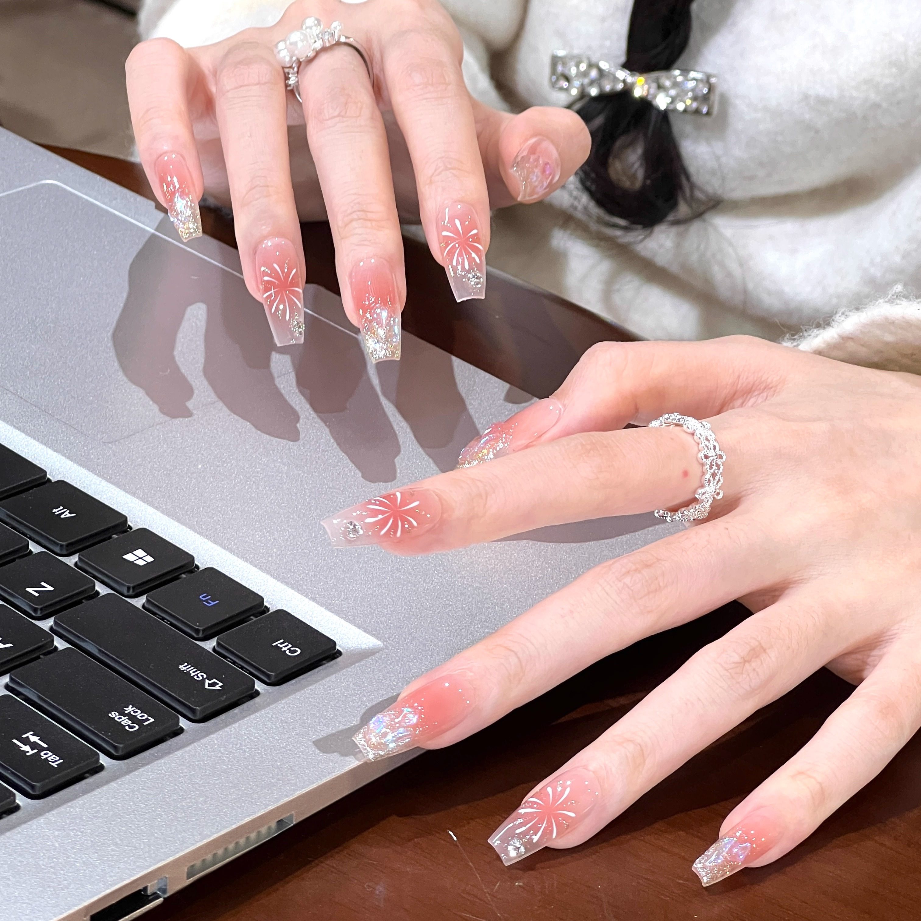 艺人纯手工美甲穿戴甲短款腮红烟花猫眼2025年新款定制美甲贴片,淘宝优惠券,粉丝福利购,淘宝优惠卷