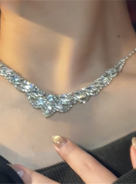 高级感轻奢闪钻项链耳环套装