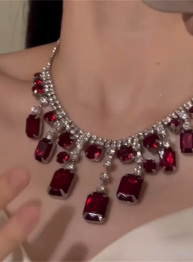鸽血红锆石流苏项链女