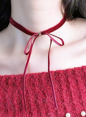 纯欲风红色丝绒蝴蝶结颈链