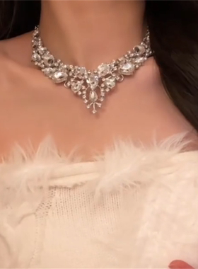 满钻爆闪水滴流苏项链耳环套装