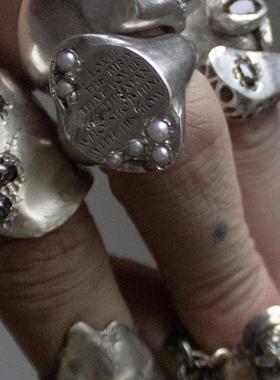 MOUNTMESU Pearl&Gold Signet RingII 珍珠镶嵌戒指工匠银饰先锋