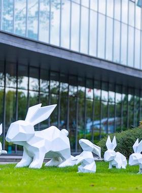 大型园林景观几何切面兔子彩虹玻璃钢雕塑景区售楼部装饰户外摆件