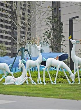 室外抽象鹿雕塑公园林草坪景观玻璃钢梅花鹿动物小品装饰造景摆件
