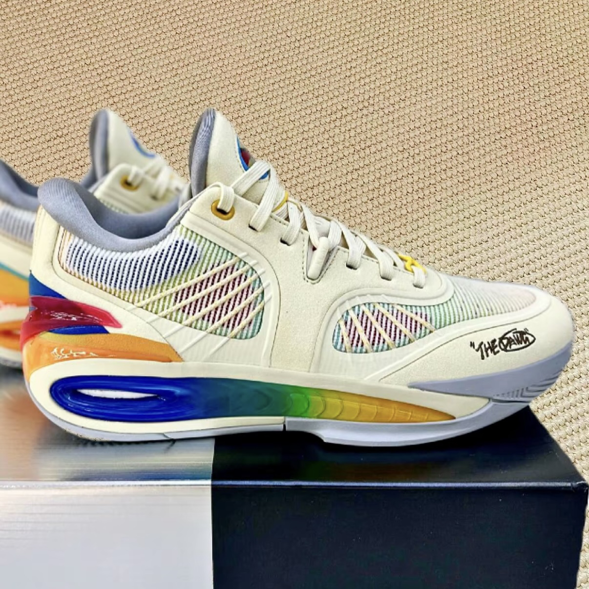 Anta安踏 KT10  减震支撑抗扭 中帮  氮科技 碳板 实战篮球鞋 - 图1