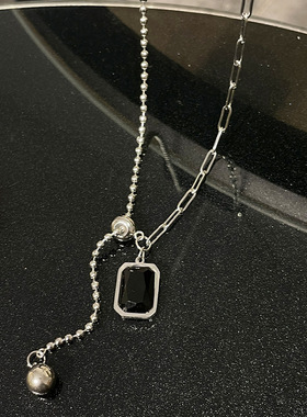 黑色方块钛钢项链女轻奢高级感毛衣链秋冬气质时尚新款锁骨链配饰