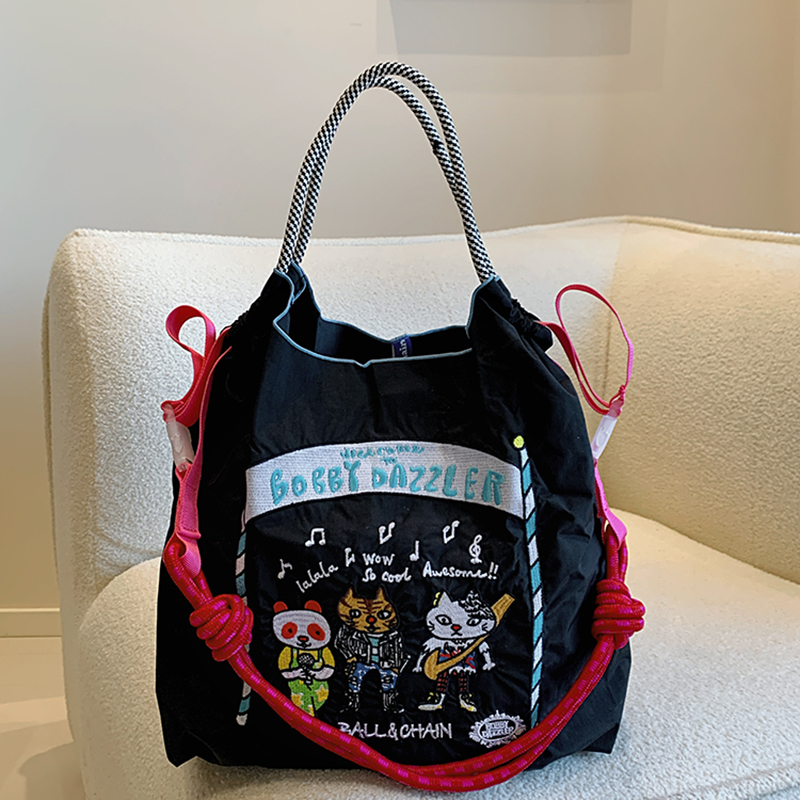 日系ballchain熊猫乐队刺绣购物袋高圆圆同款尼龙帆布单肩斜挎包 - 图0