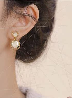 French Court cat eye stone earrings earrings elegant round f