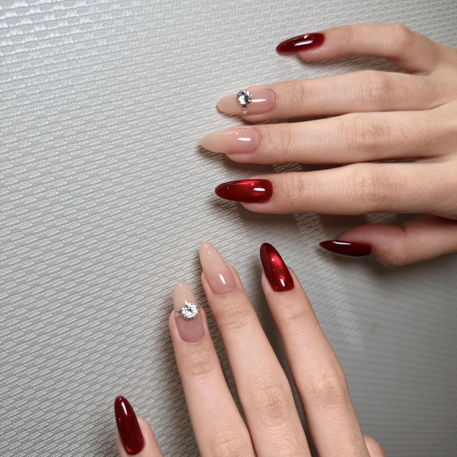 Autumn and winter new high-end nude ruby cat eye handmade wear nails and diamond rings to show white long New Year's manicure