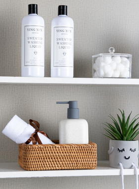 现代简约样板间浴室柜卫生间饰品摆件阳台网红摄影护肤品组合道具