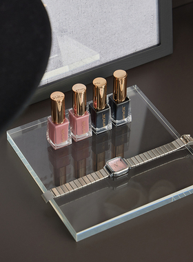 现代简约样板房衣帽间衣服米粉杏色女士衣柜软装饰品组合摆件套装