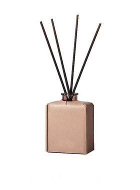 简约现代轻奢样板间卧室衣帽间摆件衣柜衣服帽子围巾包包软装饰品