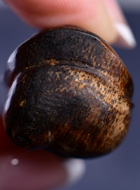 文莱老料沉水级观音头沉香吊坠挂件重约8克保真文玩男女款吊坠