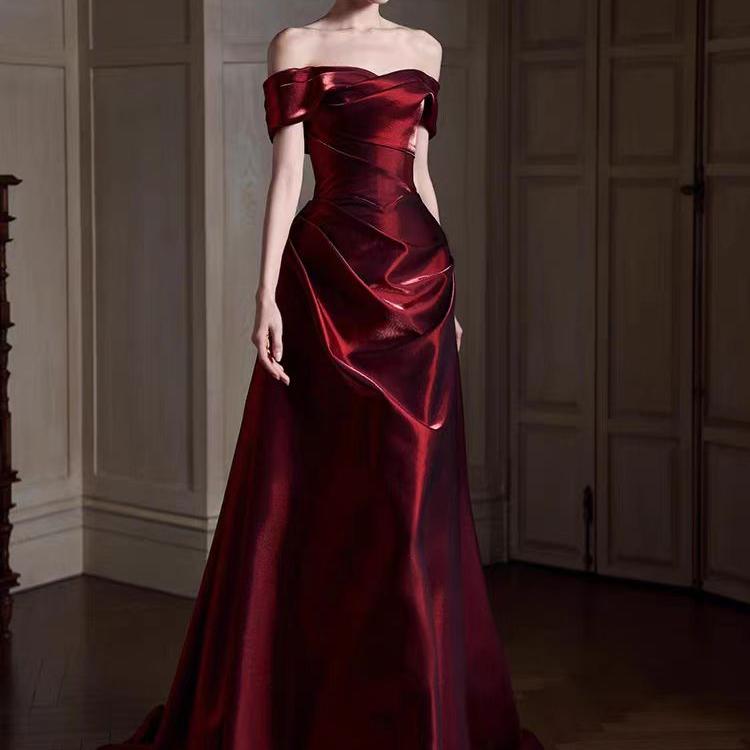 法式一字肩酒红缎面轻奢显瘦宴会回门订结婚新娘敬酒晚礼服裙拖尾 - 图3