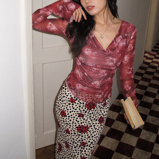 ooh itch痒痒 复古玫瑰印花网纱长袖荡领上衣修身打底衫秋冬内搭