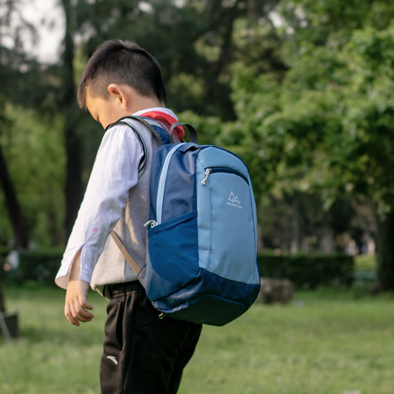 户外儿童运动背包男孩外出旅游小学生登山双肩包轻便补习补课书包-图0