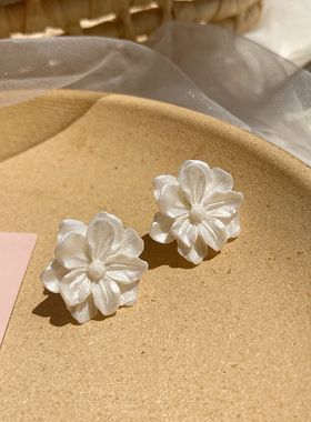 白色山茶花耳夹无耳洞女