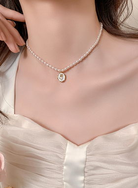 法式复古珍珠款玫瑰花项链