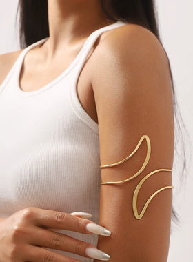 无注册商标镂空月牙金属手镯