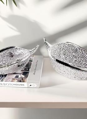 创意轻奢金属豆荚艺术装饰服装店潮流网红店样板间酒店软装品摆件