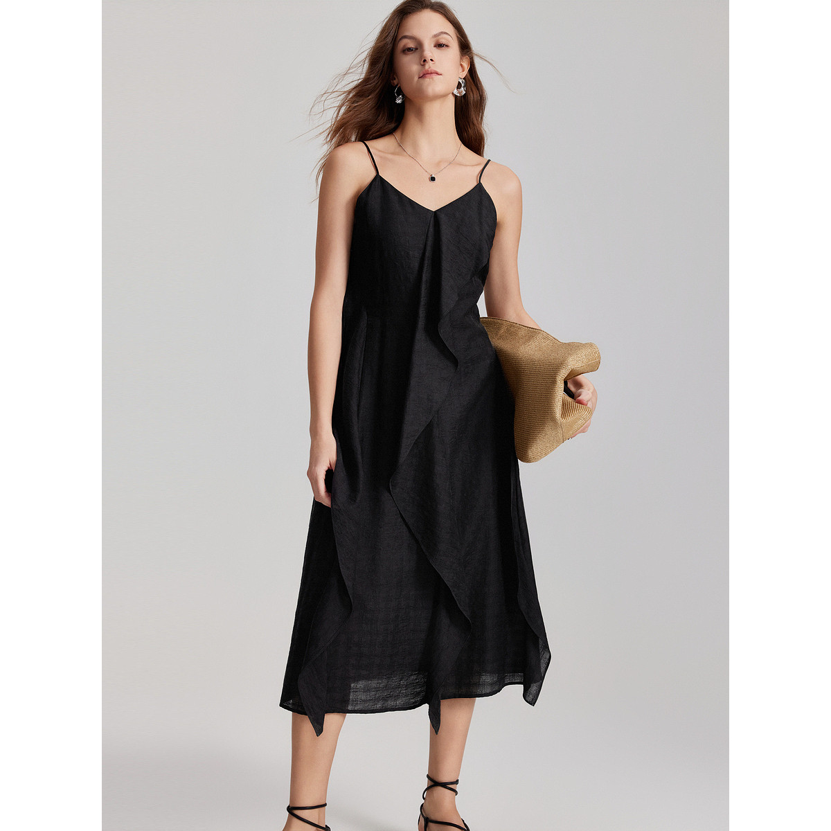 ELLE黑色高级感气质小众吊带连衣裙女2025夏季新款高端精致裙子,淘宝优惠券,粉丝福利购,淘宝优惠卷