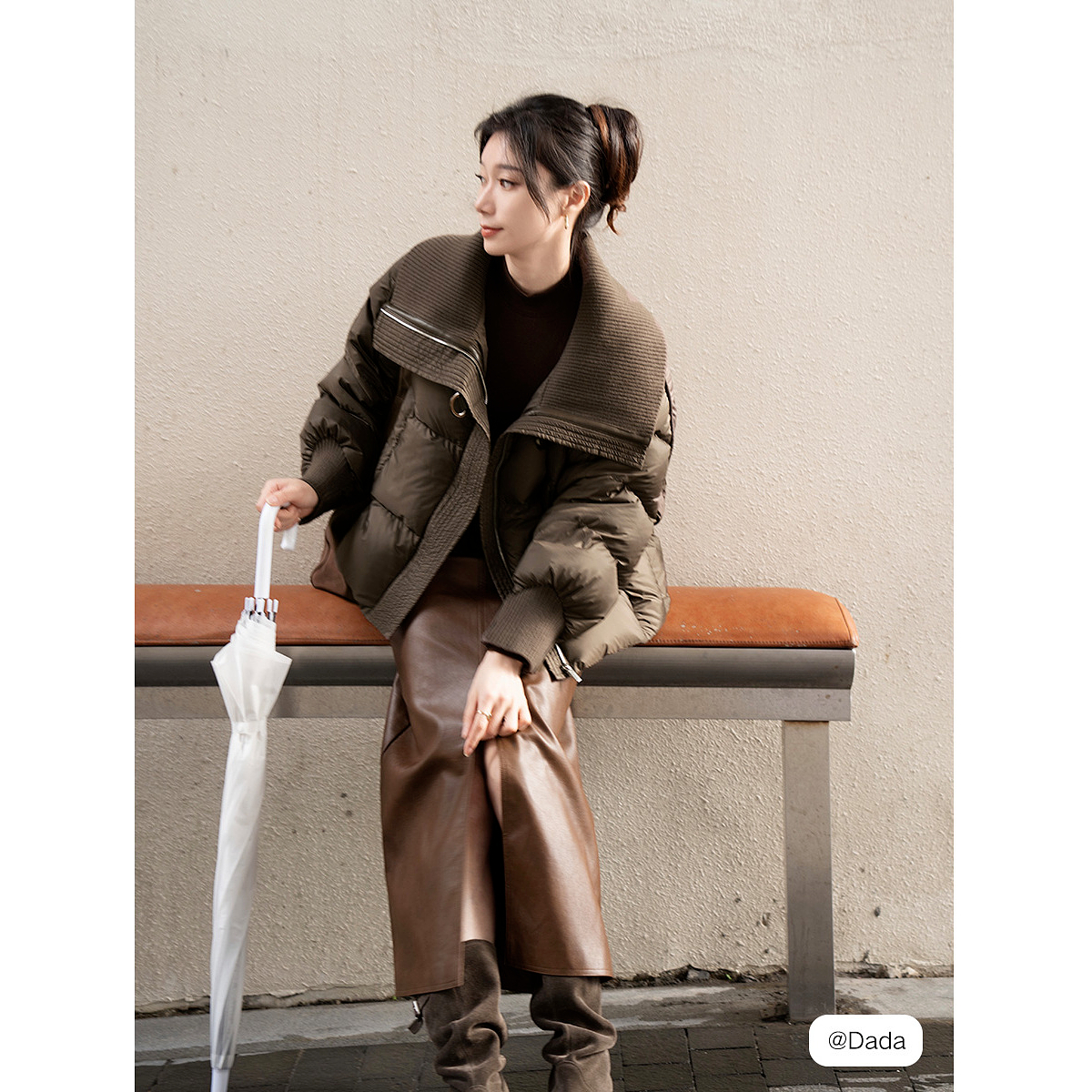 ELLE90鹅绒深棕色大翻领鹅绒服女2025冬季新款小个子短款羽绒外套 - 图1