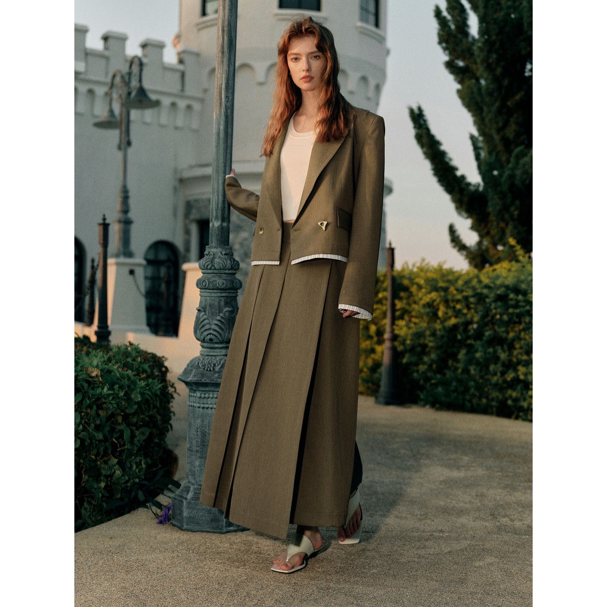 ELLE复古咖色拼接条纹短款西装外套女2025秋季新款时尚小众西服,淘宝优惠券,粉丝福利购,淘宝优惠卷