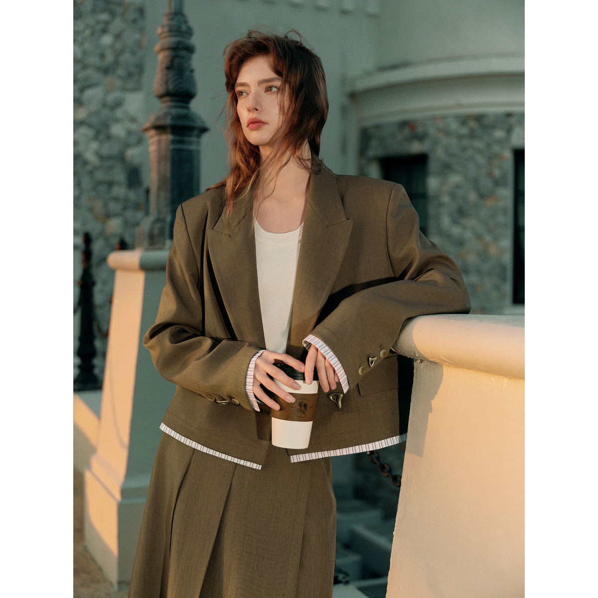 ELLE复古咖色拼接条纹短款西装外套女2025秋季新款时尚小众西服,淘宝优惠券,粉丝福利购,淘宝优惠卷