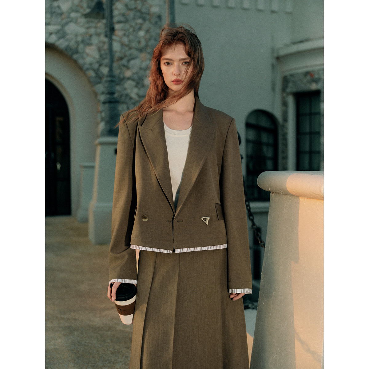 ELLE复古咖色拼接条纹短款西装外套女2025秋季新款时尚小众西服,淘宝优惠券,粉丝福利购,淘宝优惠卷