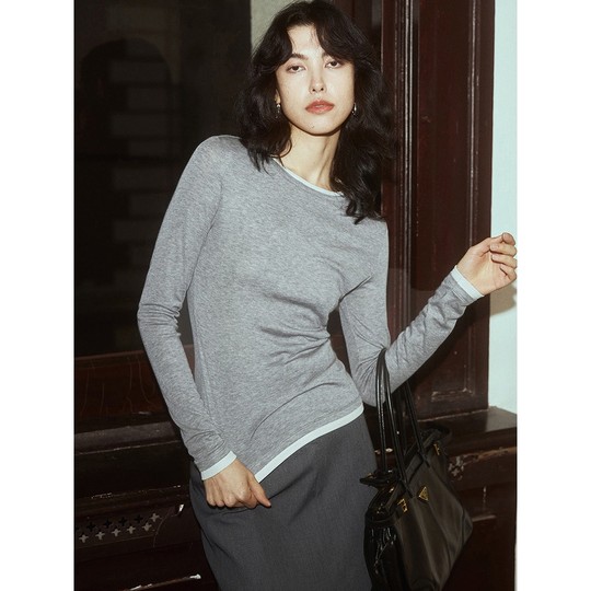 杭州四媛服饰有限公司四媛 简约时尚圆领拼接撞色假两件针织衫长